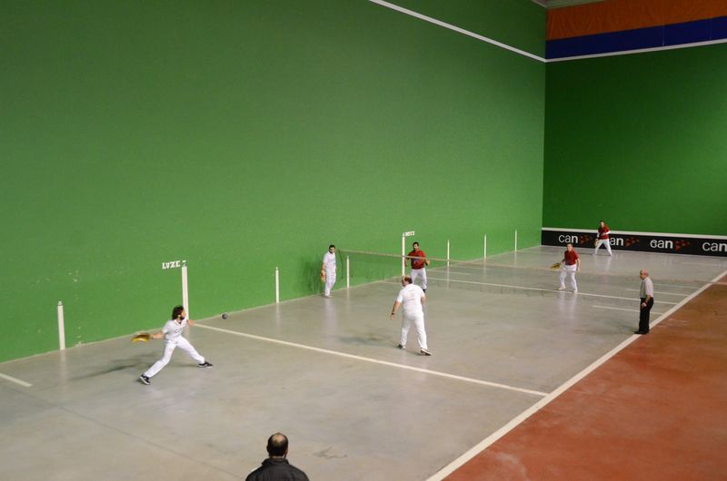 Iruritako I. Frontenis Txapelketa Mistoko final laurdenak jokatuko dituzte asteburuan