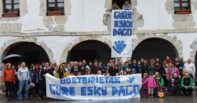 Herritarrak Gure Esku Dago ekimenarekin bat eginez 