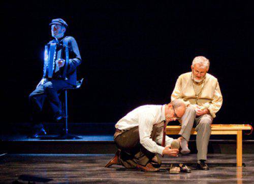 Hika Teatroaren "Aitarekin bidaian" antzezlana ikusgai izanen da larunbatean Berako Kultur Etxean