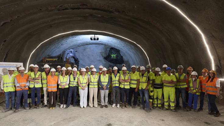 Belateko tunel berriaren bi ahoak elkartu dituzte
