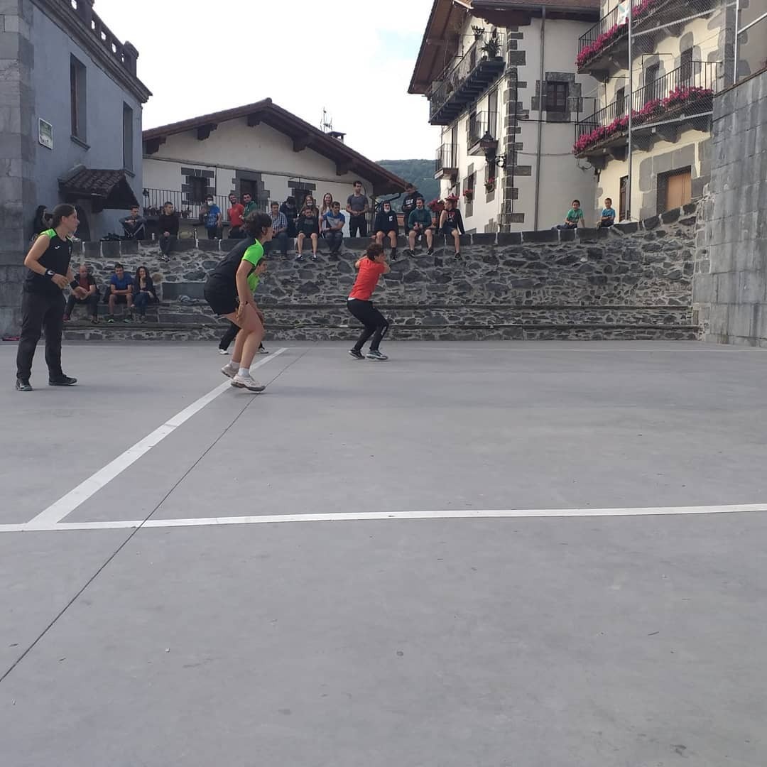 Bertan behera geratu da gaur Leitzan jokatzekoa zen Plazaz-Plaza txapelketako partidua