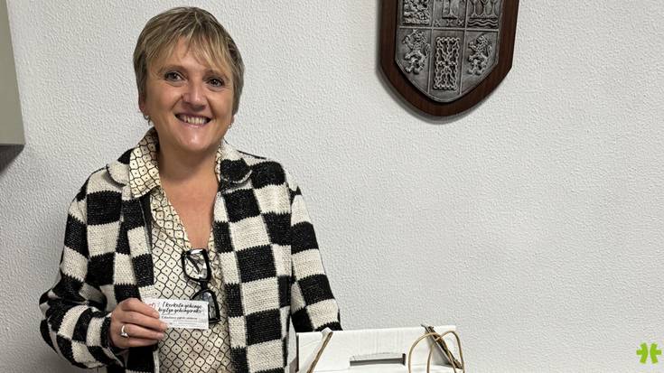 Leitzako 2zi Elkarteak zozketako sariak banatu ditu
