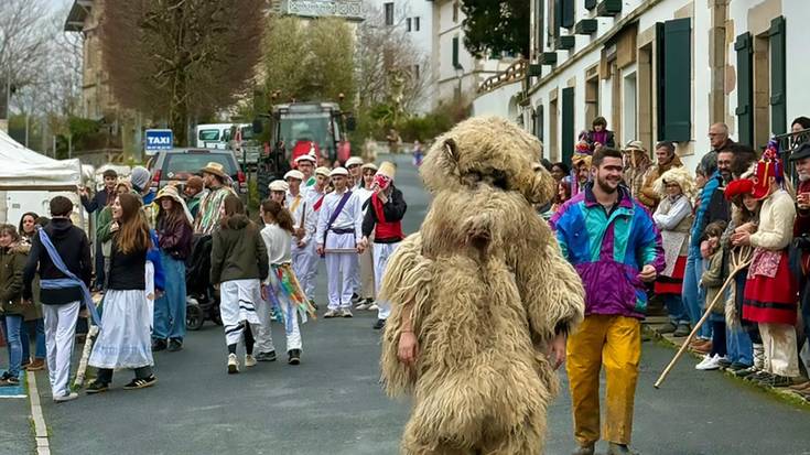 [ARGAZKIAK] Umore onean joan dira Sarako ihauteriak