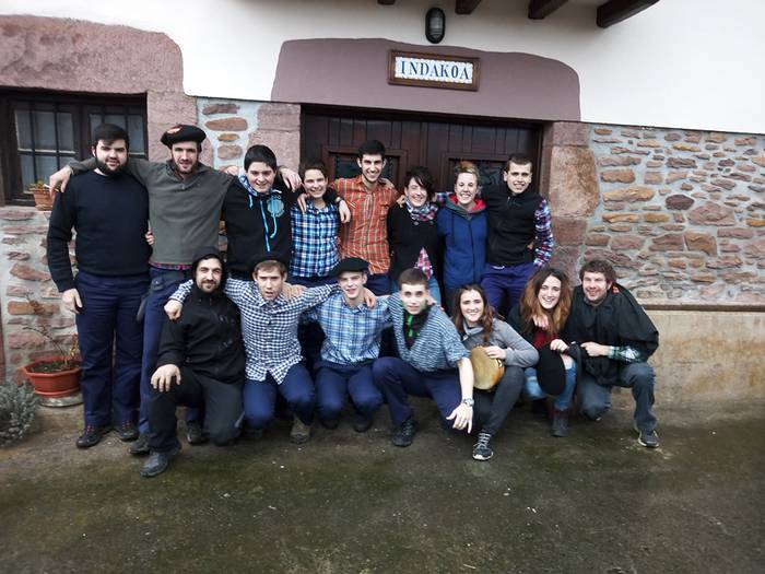 Eguraldi Hotza Baina Giro Goxoa Izan Zuten Arraiozko Inauterietan Eguraldi Hotza Baina Giro Goxoa Izan Zuten Arraiozko Inauterietan