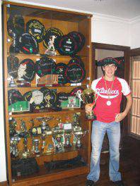 «Profesionaletan debutatu eta lau terdiko txapela irabaztearekin amets egiten dut»