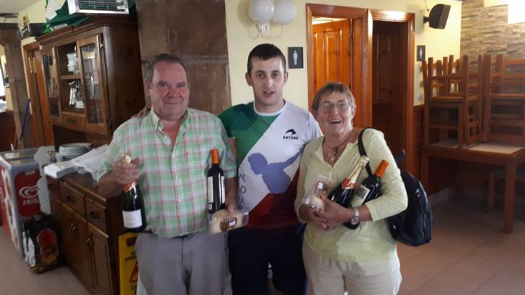 Helduak musean eta haurrak jolasean, giro ederra izan dute Narbarten bigarren egunean