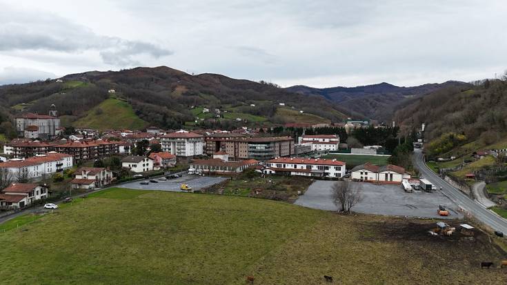 Lesakako herriguneko trafikoa semaforoak arautuko du urtarrilaren 21etik aitzinera