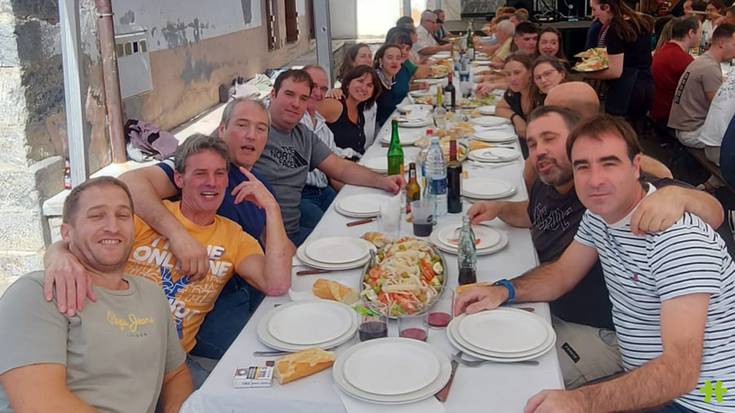 [ARGAZKIAK] Bortz egunez besta giroan ibili dira urroztarrak