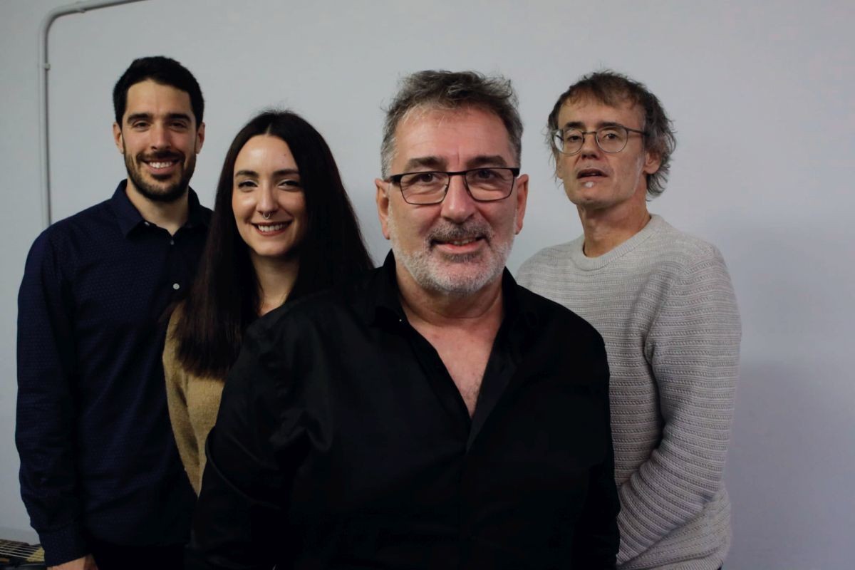 'Miretsiz' pop eta jazz diskoa atera du Mikel Artieda beratarrak