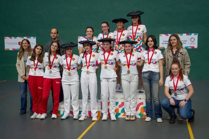 Senpereko Marie Goienetxek irabazi du Nafarroako V. Foru Komunitateko paleta txapelketa larruzko pilotarekin