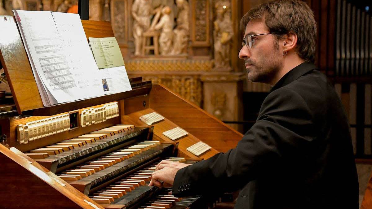 «Musika irakasle lana kontzertuekin uztartzen segitu nahi nuke»