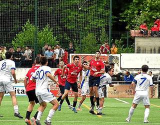 Baztan Futbol Taldeak bana berdindu du hirugarren mailara igateko joaneko partidan