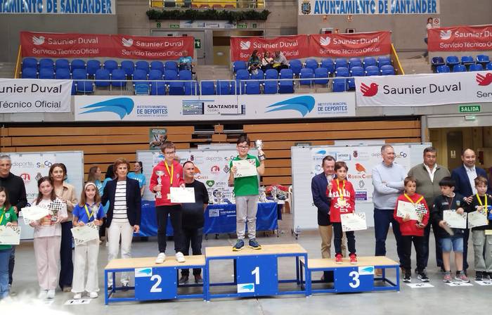 Julen Goia xakelari lesakarrak Nafarroako txapelketak eta Santanderko Robin Chess lehiaketa entzutetsua irabazi ditu
