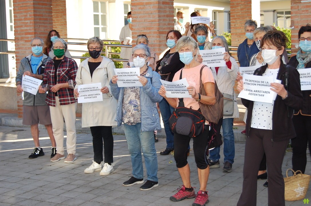 Osasun etxeak zaintzeko eskatuz elkarretaratzeak eginen dituzte bihar eskualdeko hainbat osasun etxetan
