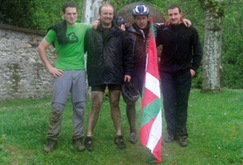 Giro ederra sortu zuten maiatzaren 1ean lau gazteek