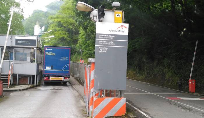 Lesakako Arcelor Mittaleko lankide bat «bidegabe eta neurrigabe» kanporatu dutela salatu du komiteak