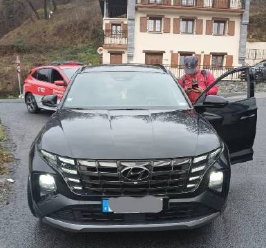 Foruzainek pertsona bat atxilotu dute Beran matrikula plaka faltsuak zituen auto bat gidatzen ari zenean