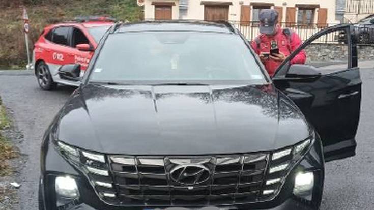 Foruzainek pertsona bat atxilotu dute Beran matrikula plaka faltsuak zituen auto bat gidatzen ari zenean