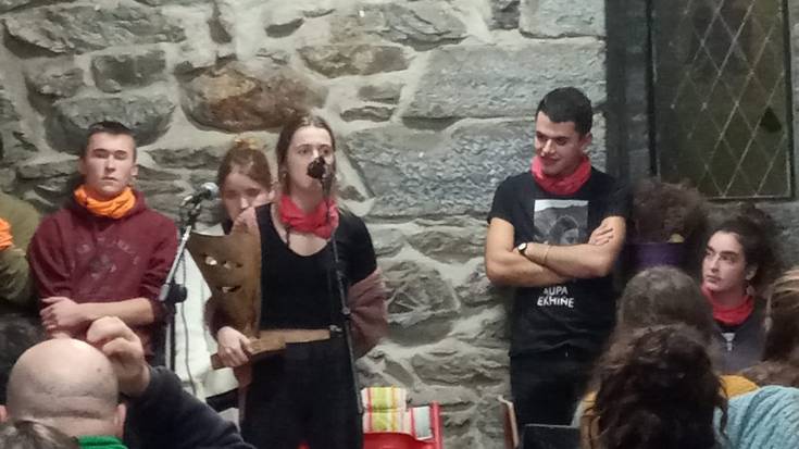 Arroxalia taldeak irabazi du Bortzirietako taldekako 22. bertso txapelketa