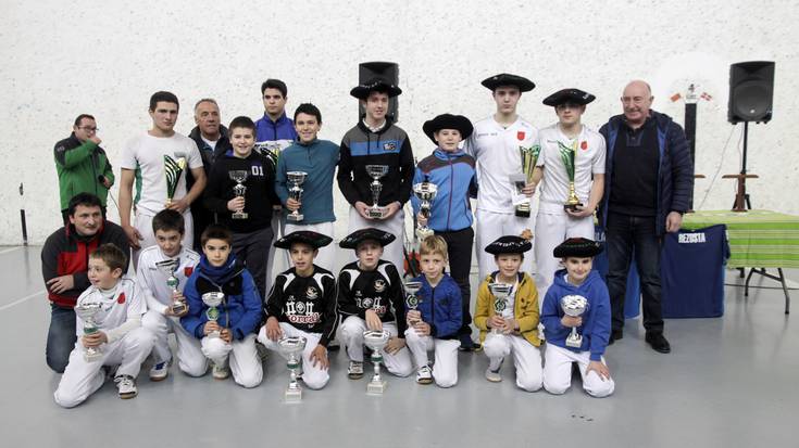 Igandeko pilotakadekin abiatuko da Goizuetako IV. Umore Ona Pilota Txapelketa