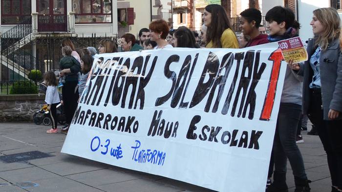 Ratioak jaisteko eta soldatak igotzeko eskatuz protesta eginen dute haur eskoletako hezitzaileek ortzegunean Elizondon