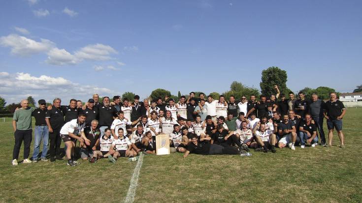 [ARGAZKIAK] Sarako Izarra errugbi taldea Akitania Berriko hirugarren mailako txapeldun