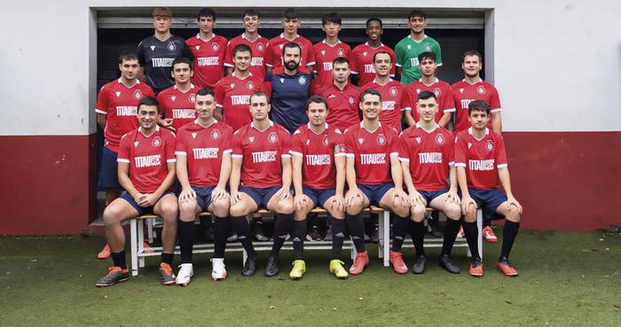 Errekako bi eskubaloi talde nagusiek lider akitu dute urtea