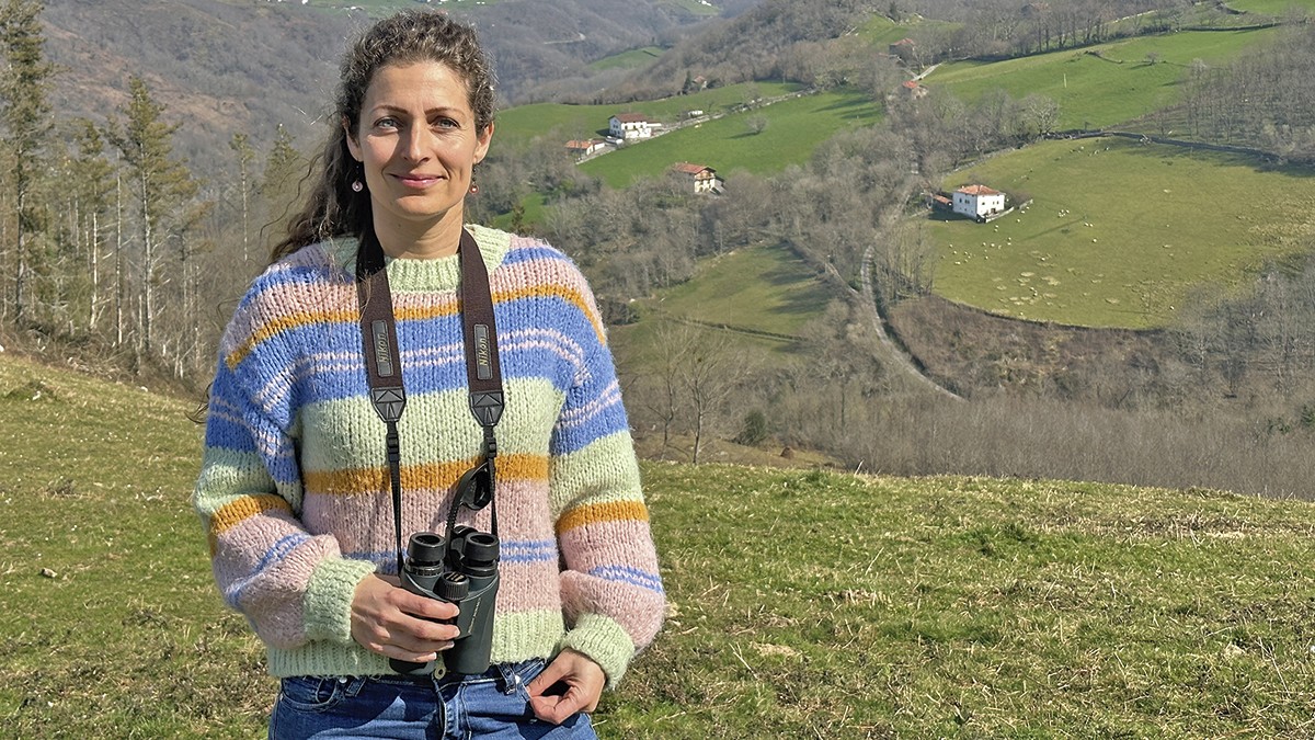 «Eolikoak, argindar lineak eta pozoiak dira miru gorrien arrisku nagusiak»