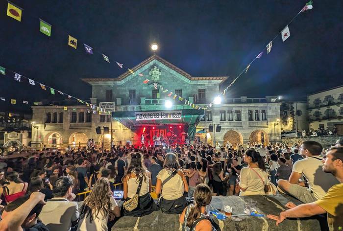 Larunbatean hasi eta zazpi egunez luzatuko da pesta giroa Leitzan