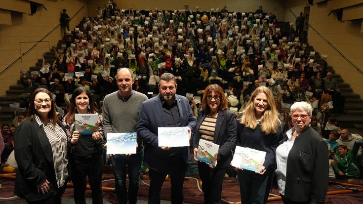 Hondarribiko Arrantzale Kofradiari buruz bi liburu idatzi dituzte Izaskun Zubialdek eta Bakarne Atxukarrok
