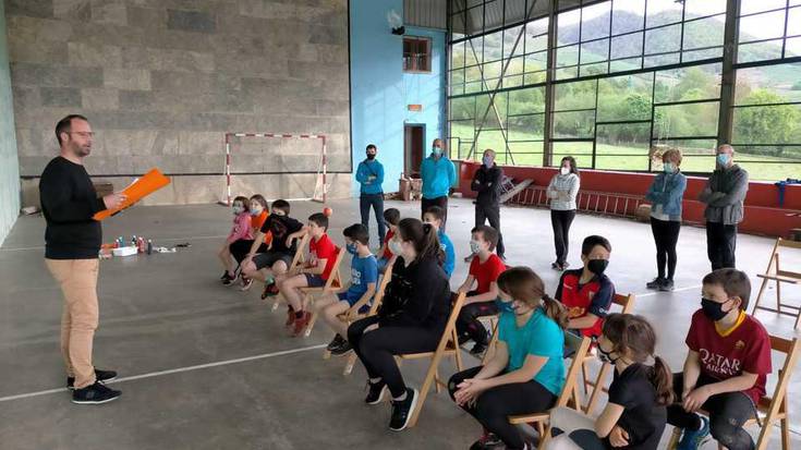 Hirugarren urtez Liburuaren Eguna ospatu dute Anizen