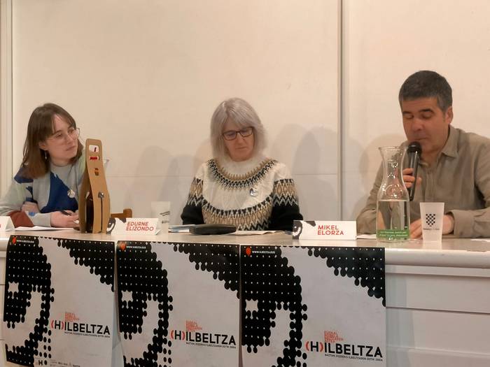 [(H)ilbeltza] Mahai ingurua: Basque noir edo euskal nobela beltza?