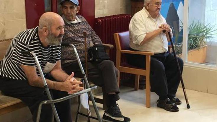 Normaltasunera itzultzen ari dira Lesakako Andra Mari Zahar Etxean