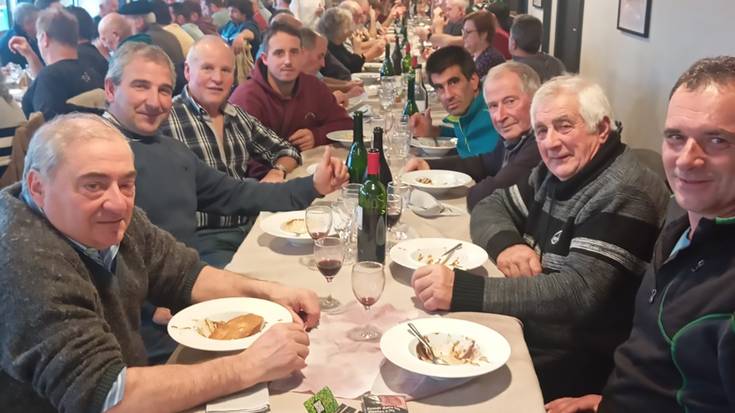 Sareetan 537 uso harrapatuta bukatu dute Etxalarko Usategietako ehiza denboraldia