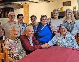 [ARGAZKIAK] Ramoni Ordokiri omenaldia egin diote jubilotekako lagunek Ezkurran