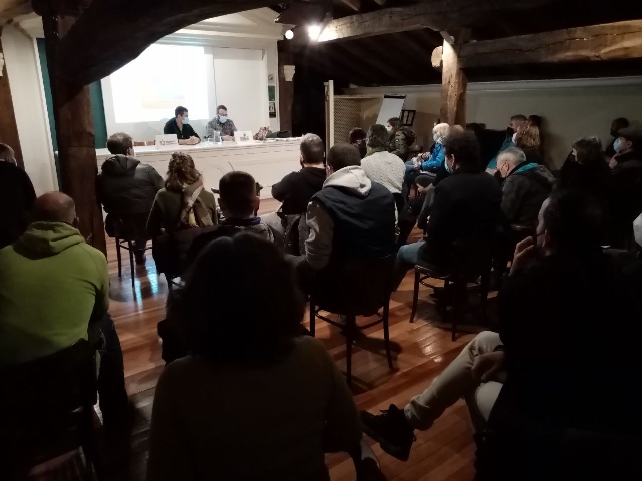 Erdizko proiektuari buruz mintzatu dira Elizondon Pablo Lorenterekin