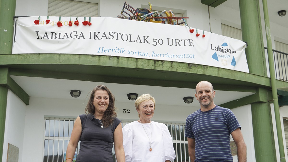 «Herriak ikastolari egindako aitortza da txupinazoa botatzea»