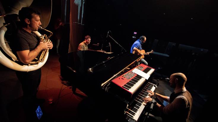 Ciento Volando taldeak kontzertua eskainiko du abenduaren 12an Lesakan