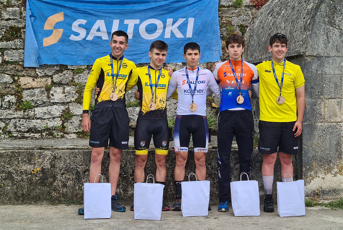 Jon Egizabal leitzarrak Challenge Saltoki mendi bizikleta txapelketa irabazi du junior mailan