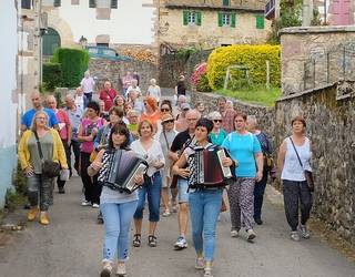 Baztan kantuz ekimenak Anizen eginen du geldialdia igande honetan