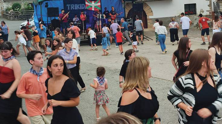 Ostiraletik asteazkenera pestak ospatzeko prest dira saldiastarrak