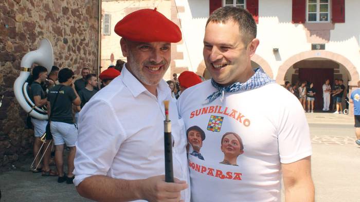 «Herritik sortzen diren ekitaldiek xarma ematen diete bestei»