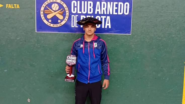 Iker Anzizar doneztebarra txapeldun suertatu da Arnedoko lau eta erdiko pilota txapelketan