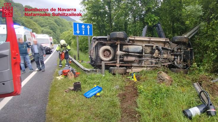 Bi pertsona ospitaleratuak arratsaldean Baztanen izan den auto istripuaren ondorioz