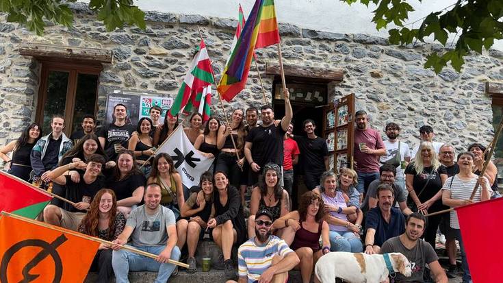 [ARGAZKIAK] 21. urteurrena ospatuta, pestei begira jarri dira Atekabeltzen