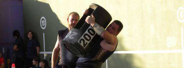 Iñaxio Perurenak ezin izan du 300 kiloko harriarekin