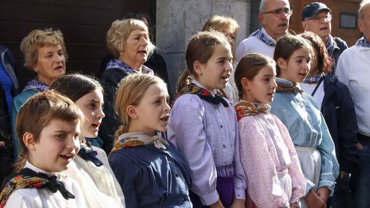 [ARGAZKIAK] Umore Ona Elkarteak Atalen Eguna ospatu du