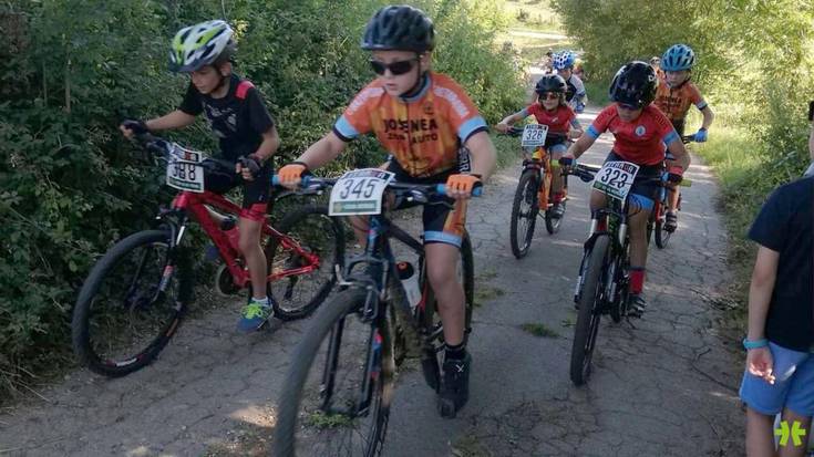 138 neska-mutikok parte hartu dute Arizkunen egin den mendi bizikleta proban