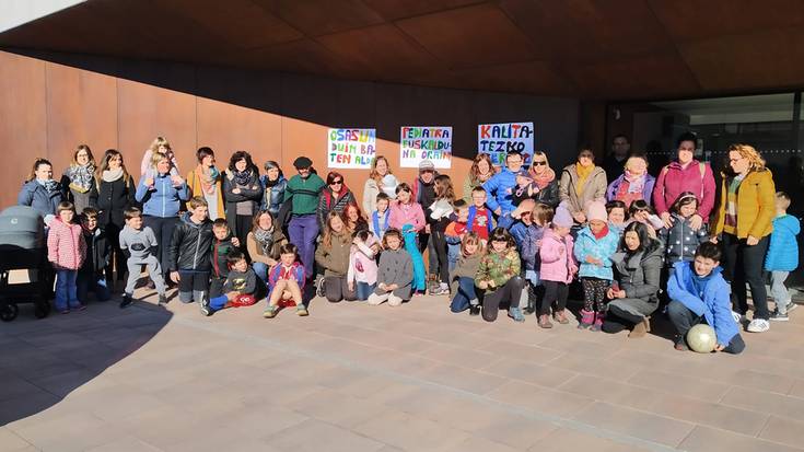 Lehenbailehen pediatra kontratatzeko eskatu dute Bertizarana eta Malerrekako gurasoek