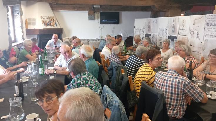 Sarako erretretadunek Iñaki Perurenaren museoa ezagutu dute Leitzan